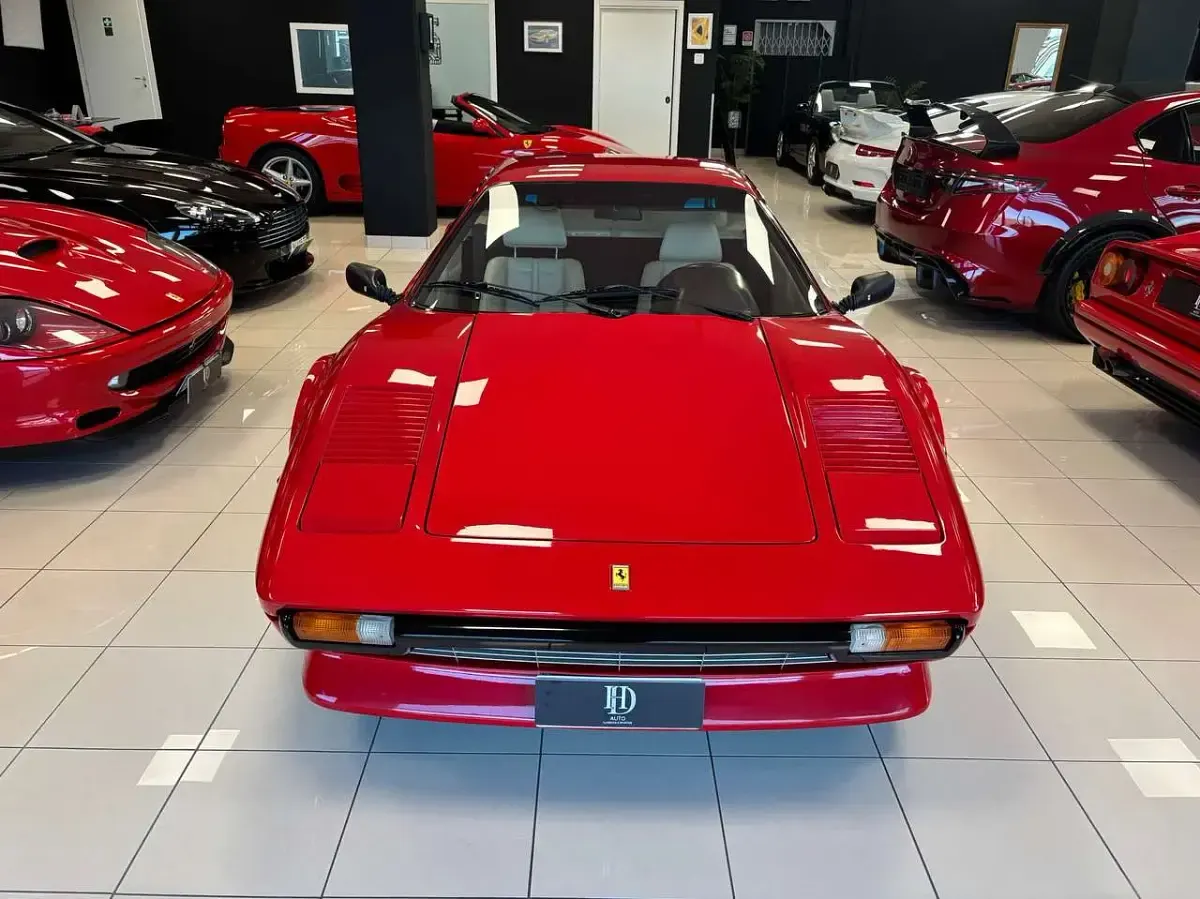Usata Ferrari 208 155 CV (114 kW) 1981 Rosso corsa Coupé