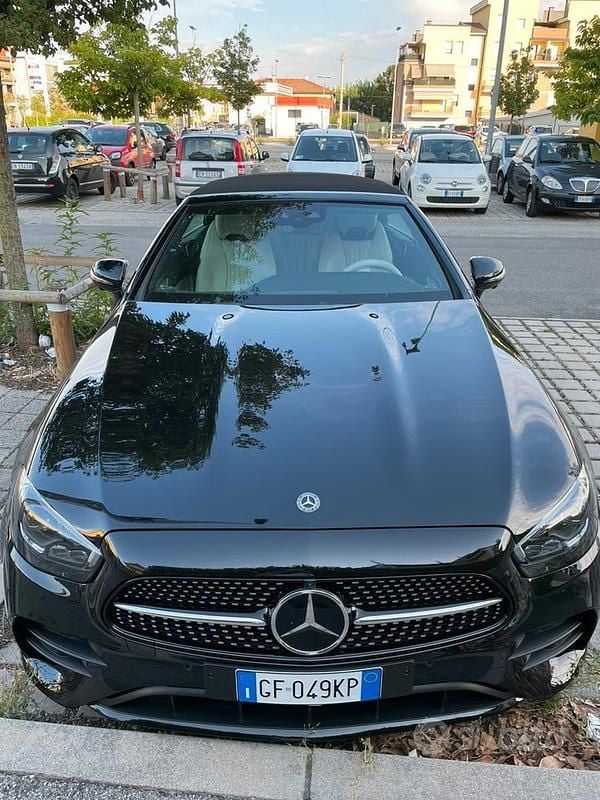 Usata Mercedes E220 194 CV (142 kW) 2021 Nero Cabrio