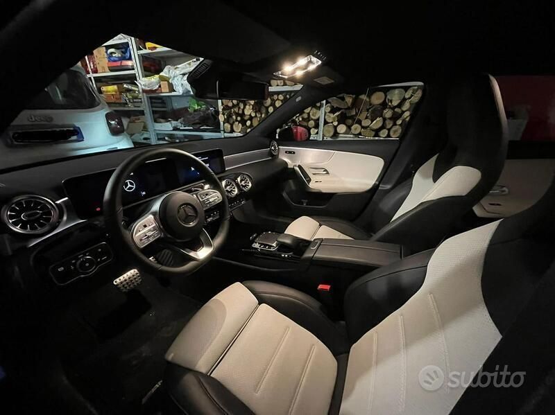 Usata 2018 Mercedes A180 Premium Plus Tre volumi | 23.000 € - Immagine 1/4