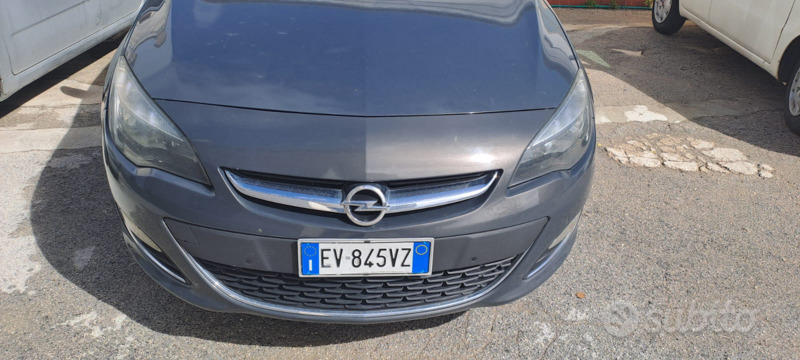 Usato 2014 Opel Astra 1.7 Diesel 130 CV (6.000 €)