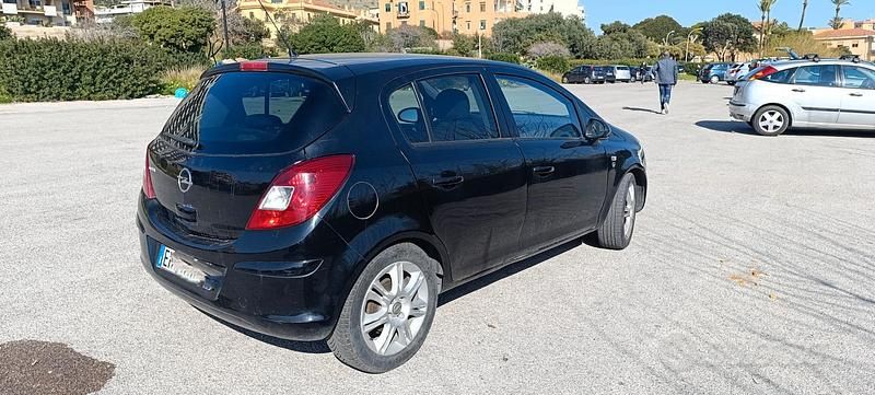 Usata Opel Corsa 2011 Nero Utilitaria