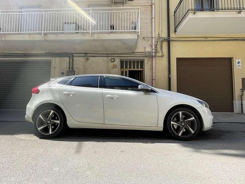 Usata Volvo V40 R-Design Kinetic 150 CV (110 kW) 2013 Station wagon