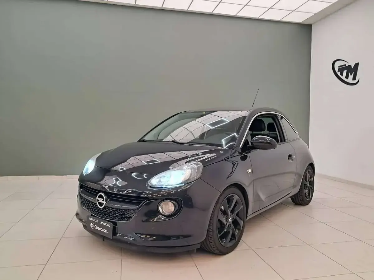 Usata Opel Adam Edition 69 CV (50 kW) 2014 Nero Utilitaria