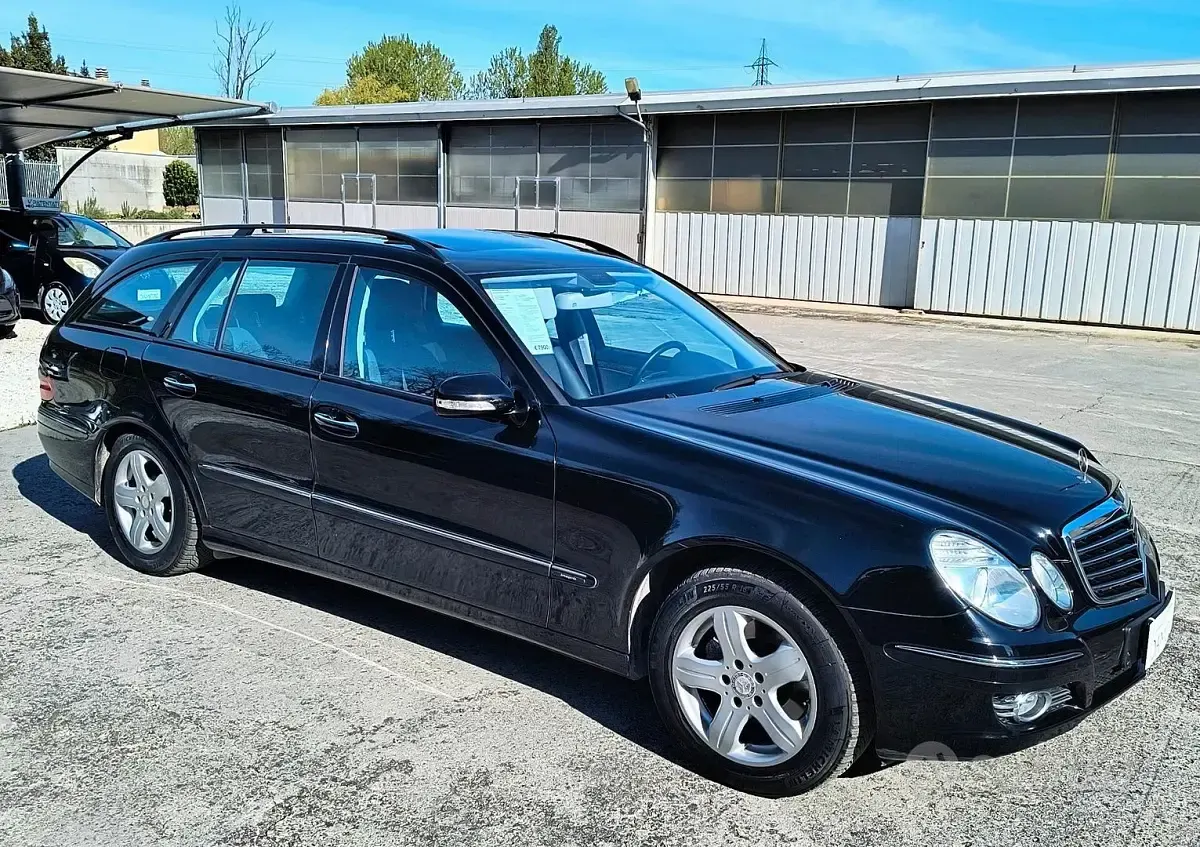 Usata Mercedes E280 231 CV (169 kW) 2008 Nero Station wagon