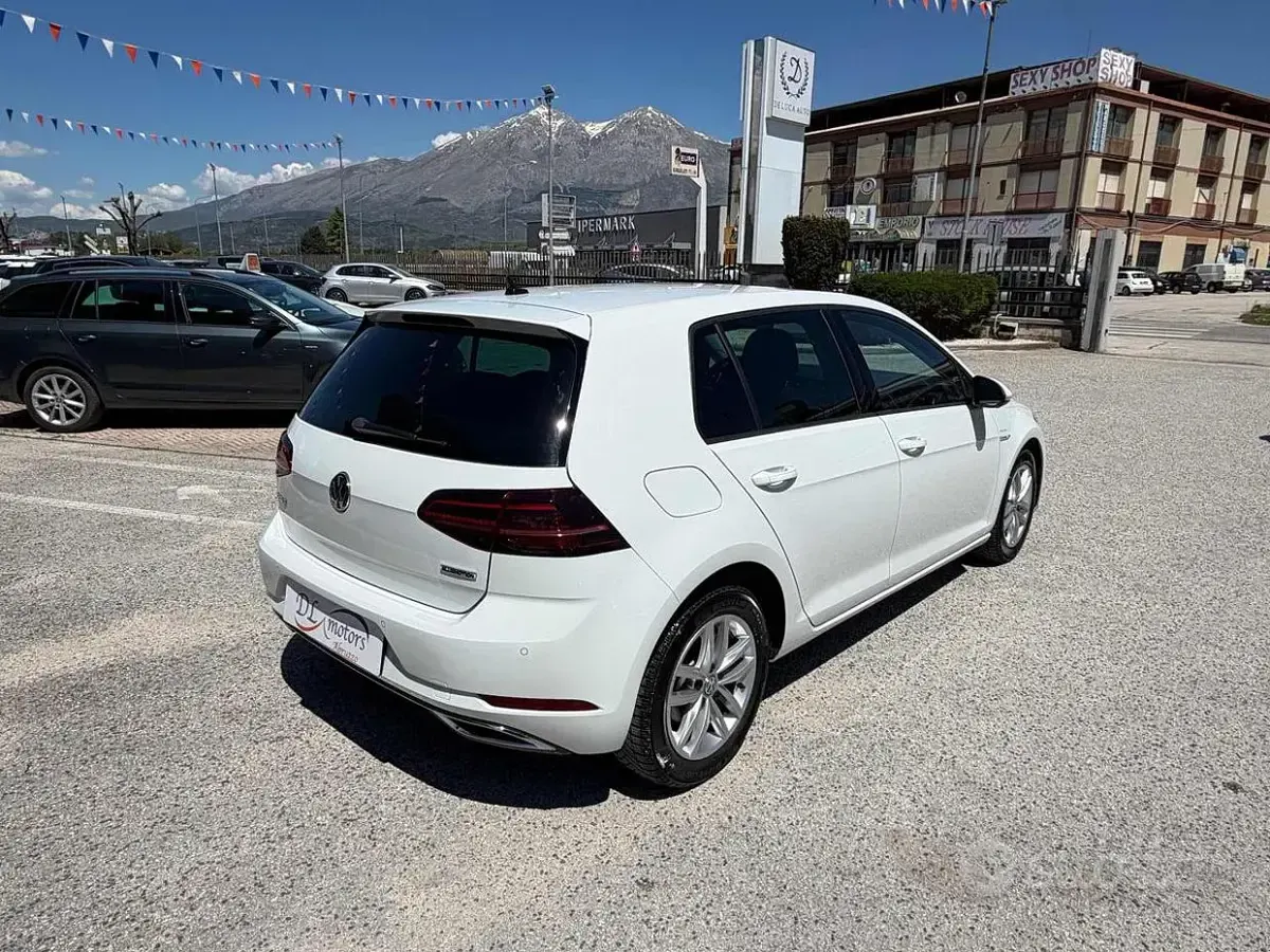 Usata VW Golf VIII Executive 131 CV (96 kW) 2020 Bianco Berlina