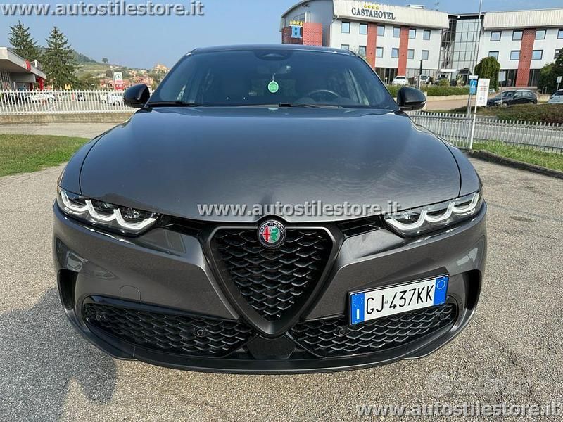 Second-hand Alfa Romeo Tonale Edizione Speciale 131 CP (96 kW) 2022 Gri SUV