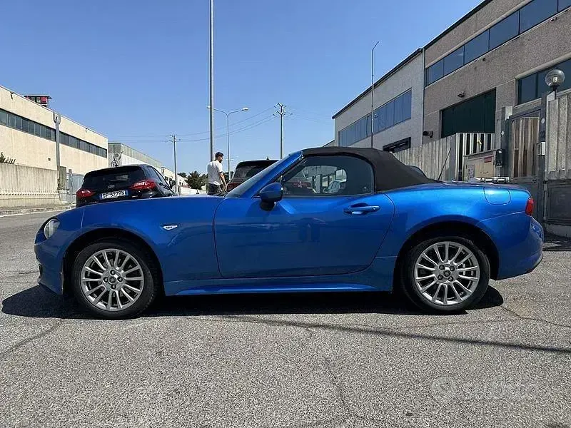 Usata Fiat 124 Spider 140 CV (102 kW) 2018 Bluazzurro Cabrio