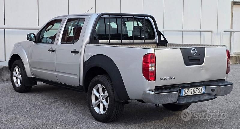 Usata Nissan Navara XE 171 CV (125 kW) 2008 Grigio Pick-up