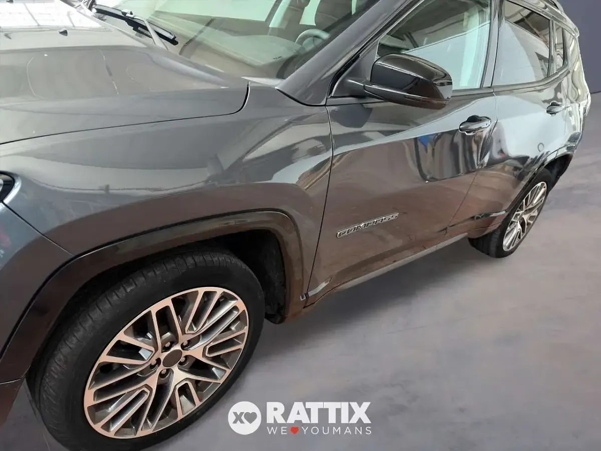Usata Jeep Compass Summit 131 CV (96 kW) 2025 Grey graphite SUV