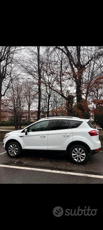 Usata Ford Kuga Titanium 163 CV (119 kW) 2011 Bianco SUV
