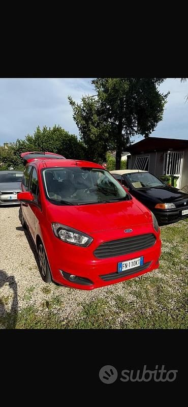 Usata Ford Tourneo Courier 100 CV (73 kW) 2018 Rosso Monovolume