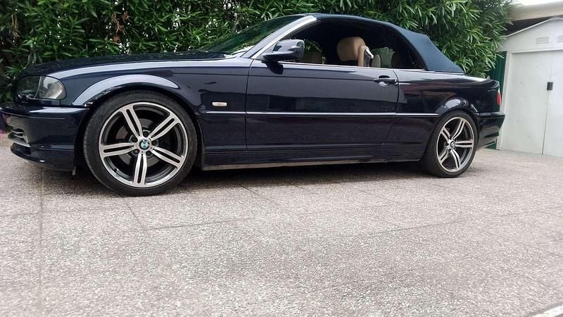 Usata BMW 323 Cabriolet 173 CV (127 kW) 2000 Blu/azzurro Cabrio