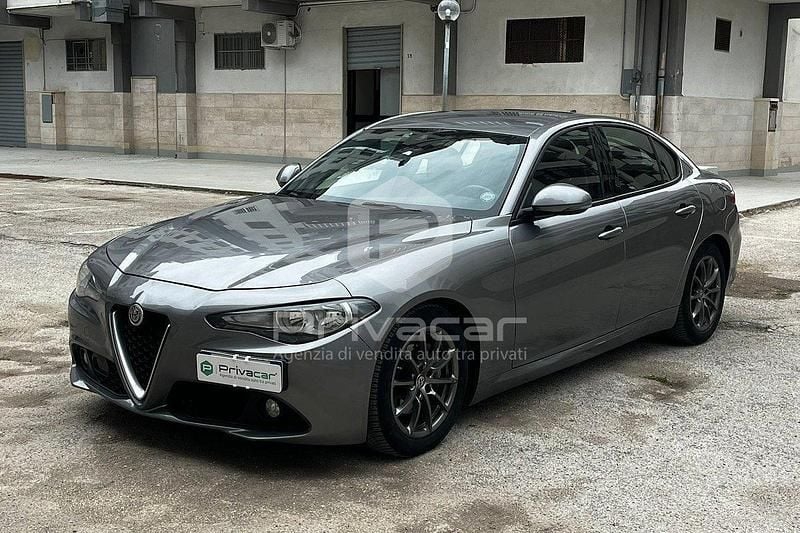 Usata Alfa Romeo Giulia Super 180 CV (132 kW) 2017 Grigio Berlina