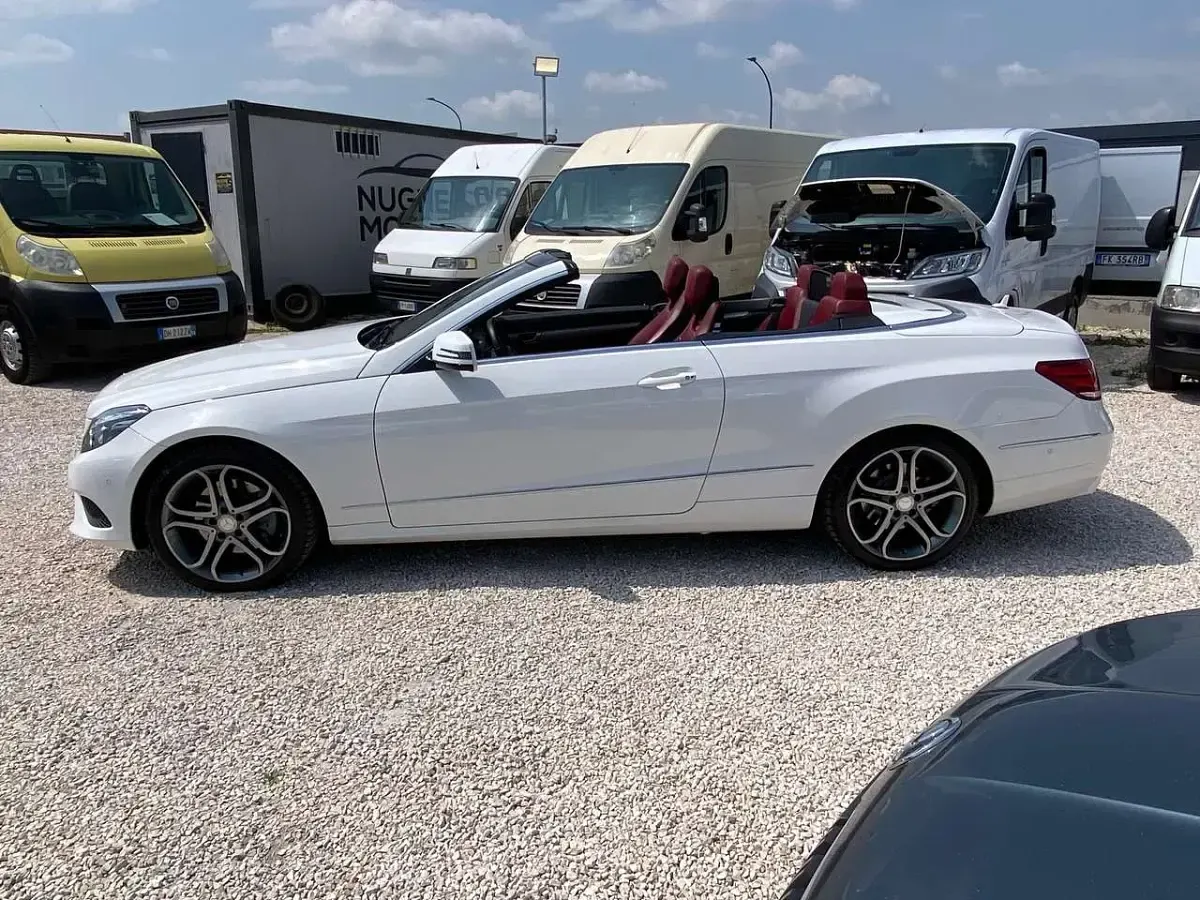 Usata Mercedes E220 Premium 170 CV (125 kW) 2014 Bianco Cabrio