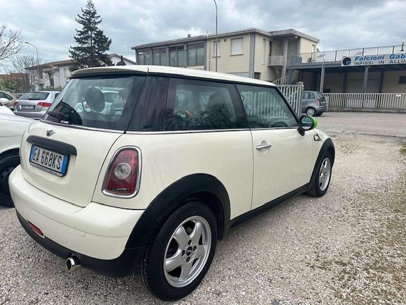 Usata Mini One D 90 CV (66 kW) 2010 Beige Utilitaria