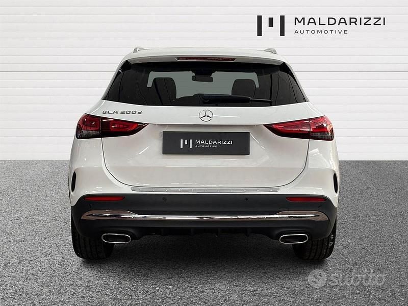 Usata Mercedes GLA200 Premium 150 CV (110 kW) 2023 Bianco SUV