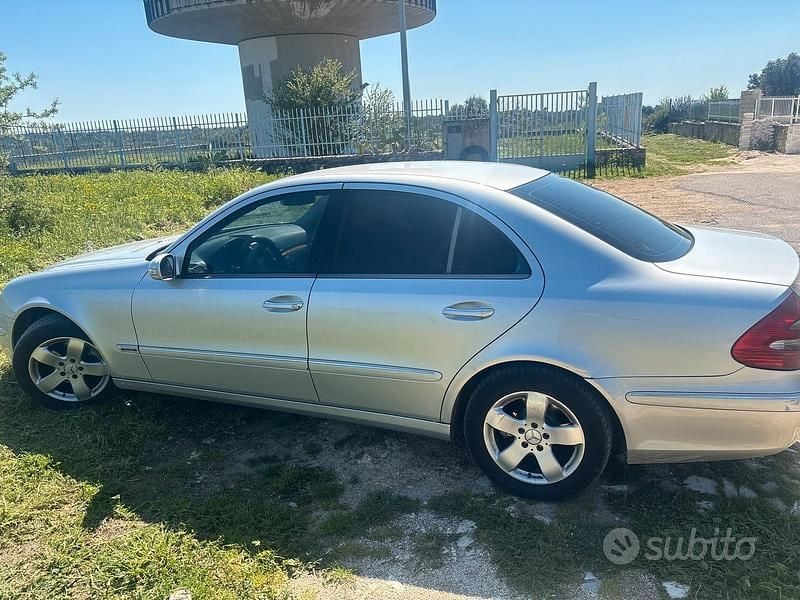 Usata Mercedes E270 177 CV (130 kW) 2002 Berlina
