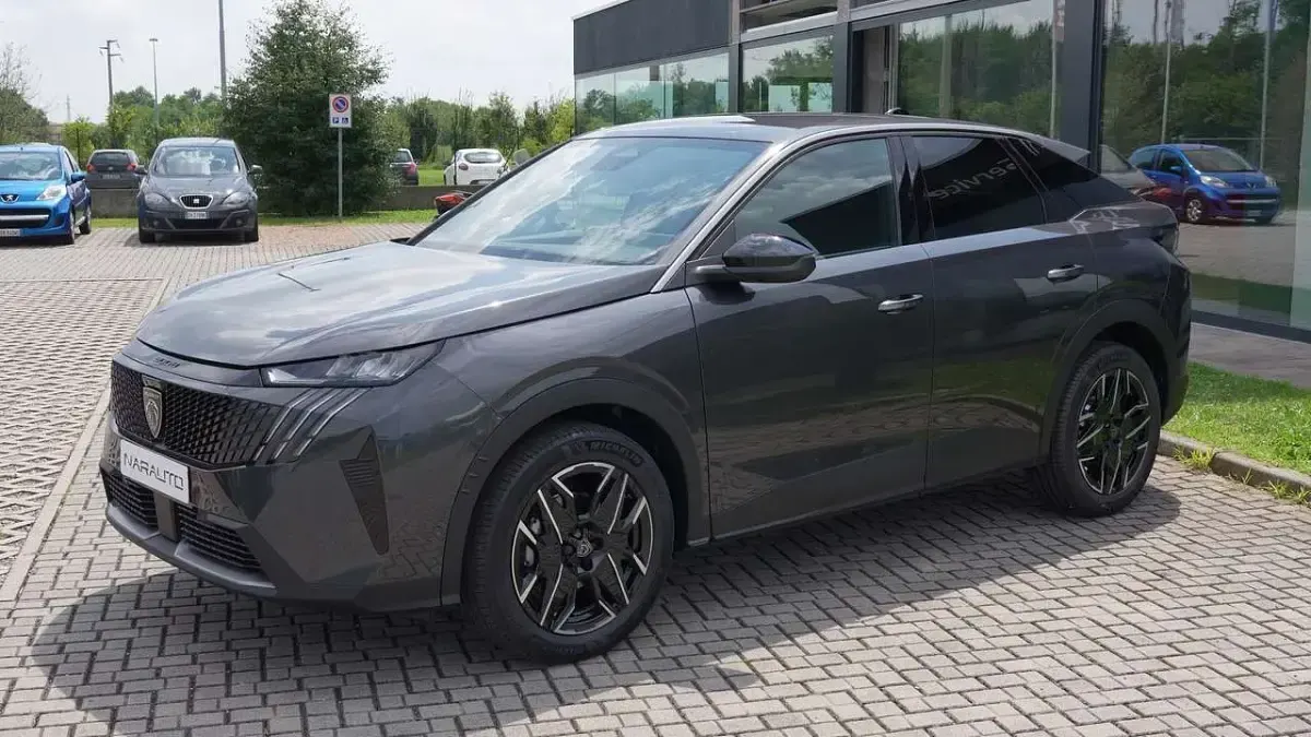 Nuova Peugeot 3008 Allure 136 CV (100 kW) 2026 Grigio SUV