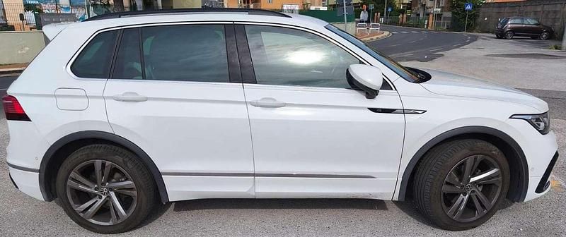 Usata VW Tiguan R-line 150 CV (110 kW) 2023 Bianco SUV