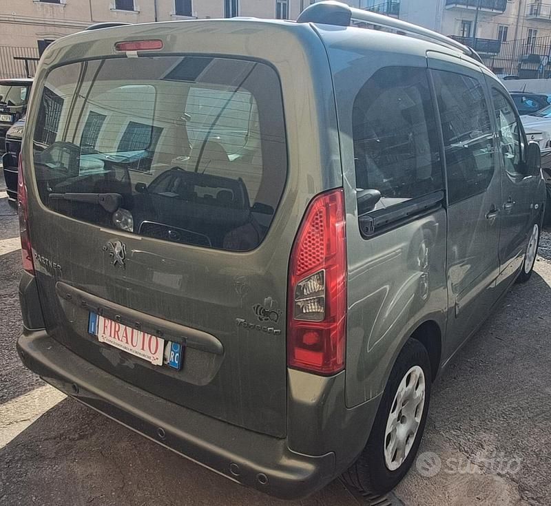 Usata Peugeot Partner Tepee Comfort 90 CV (66 kW) 2009 Grigio Monovolume