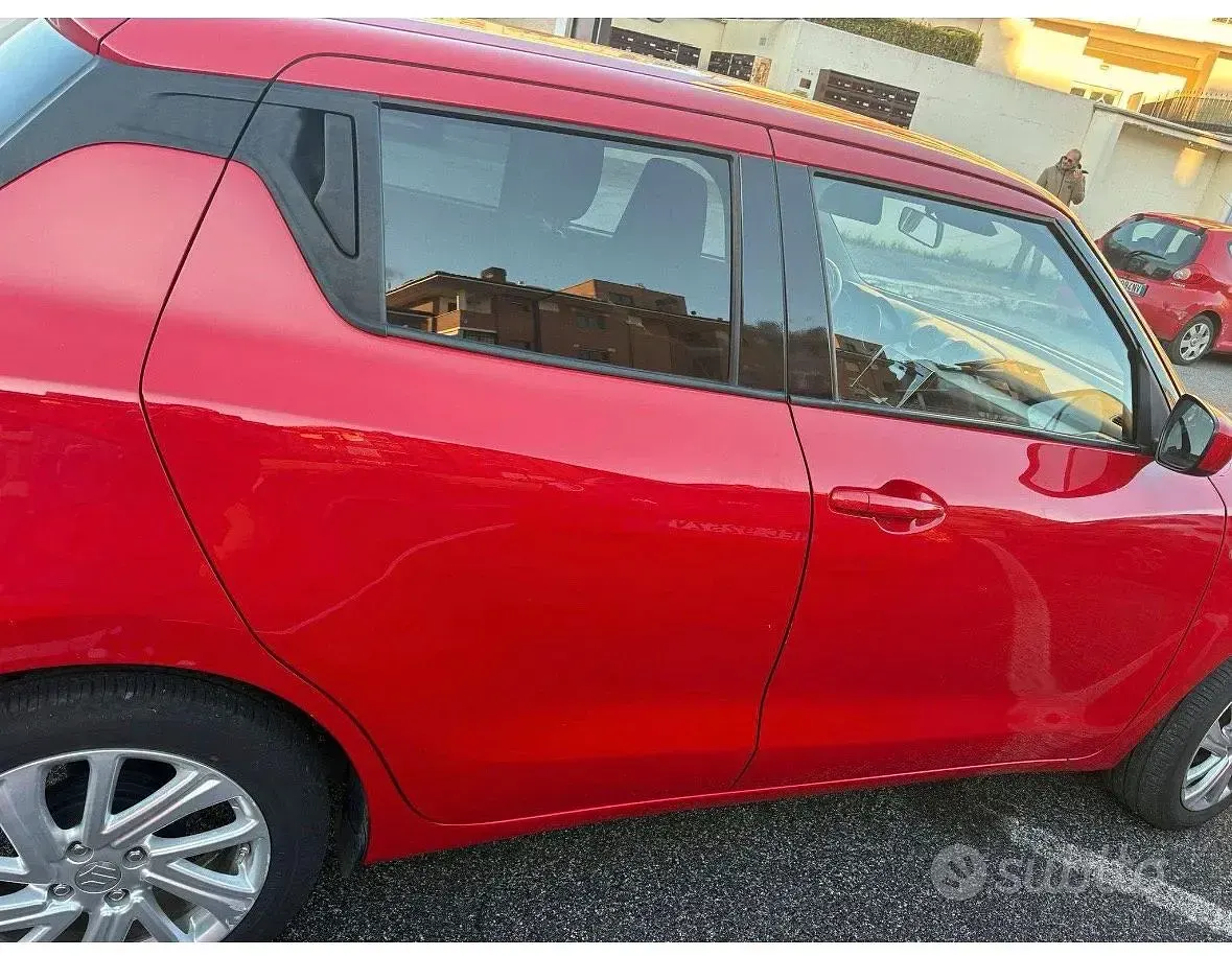 Usata Suzuki Swift 83 CV (61 kW) 2021 Rosso Utilitaria