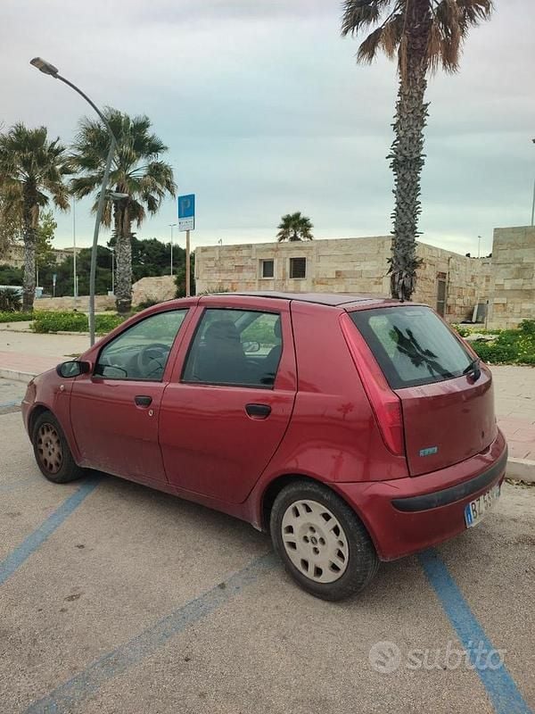 Usata Fiat Punto 60 CV (44 kW) 2002 Rosso Berlina