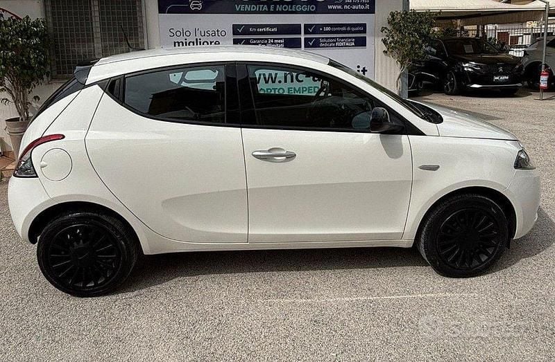 Usata Lancia Ypsilon S 69 CV (50 kW) 2023 Bianco Utilitaria