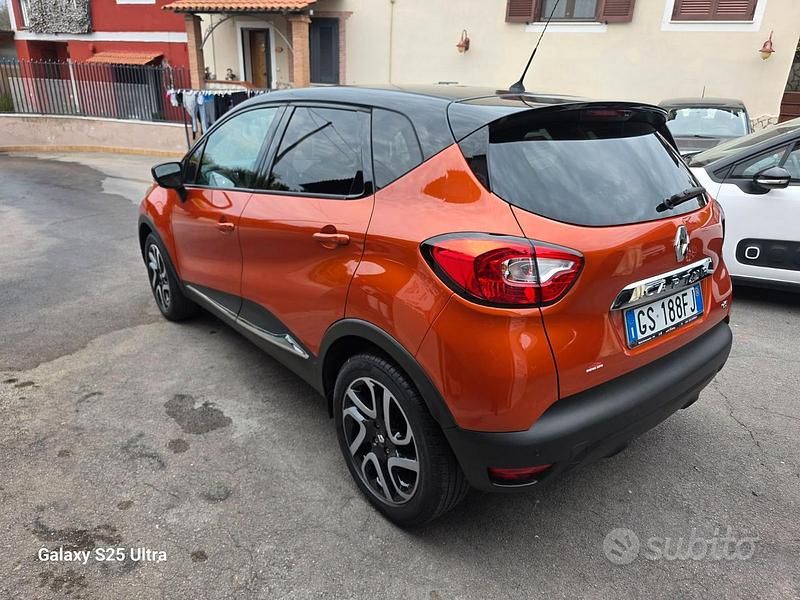 Usata Renault Captur 90 CV (66 kW) 2014 Arancione SUV