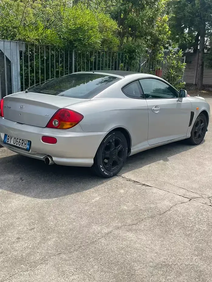 Usata Hyundai Coupé 105 CV (77 kW) 2002 Grigio Coupé