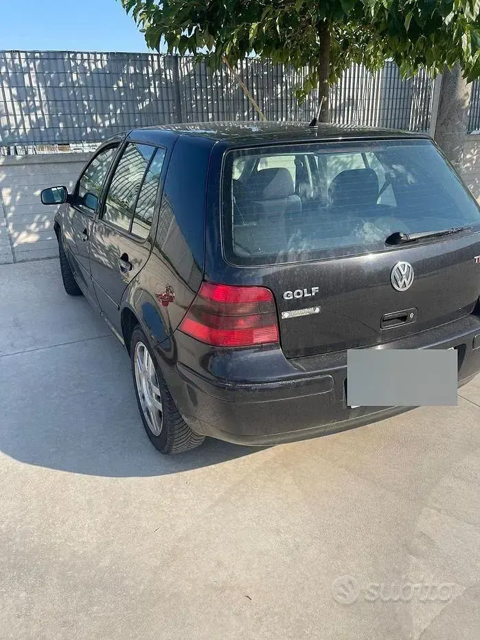 Usata VW Golf IV 101 CV (74 kW) 2002 Nero Berlina
