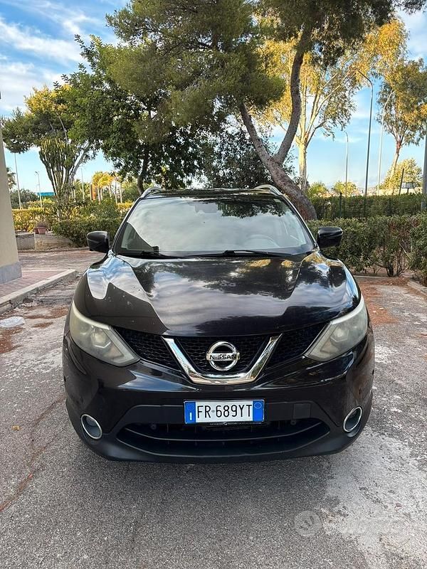Usata Nissan Qashqai Tekna 130 CV (95 kW) 2015 Marrone SUV