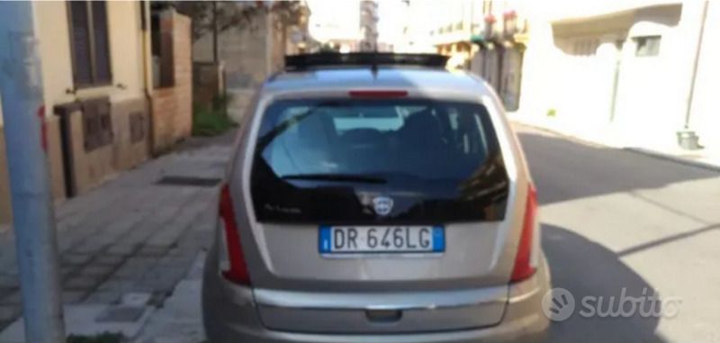 Usata Lancia Musa Platinum 95 CV (69 kW) 2008 Marrone Monovolume