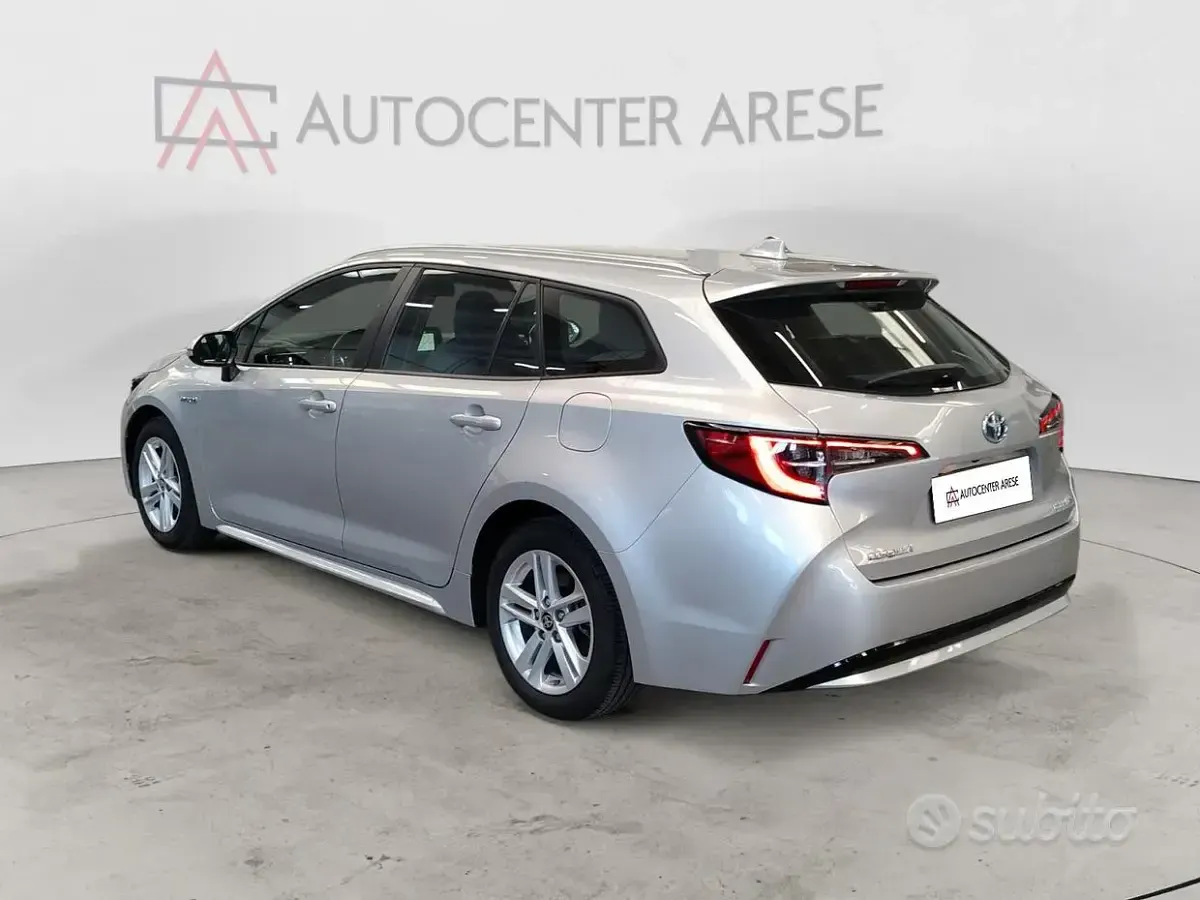Usata Toyota Corolla Business Edition 98 CV (72 kW) 2021 Grigio Station wagon