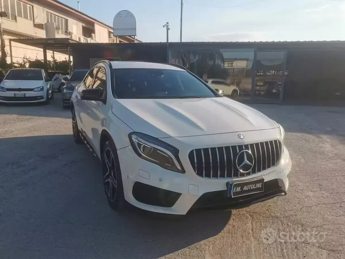 Usata Mercedes GLA200 Premium 136 CV (100 kW) 2014 Bianco SUV