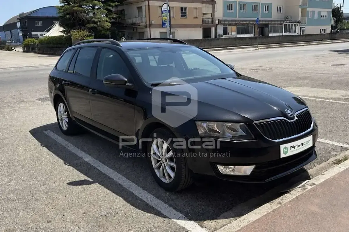 Usata Skoda Octavia G-TEC Executive 110 CV (80 kW) 2015 Nero Station wagon