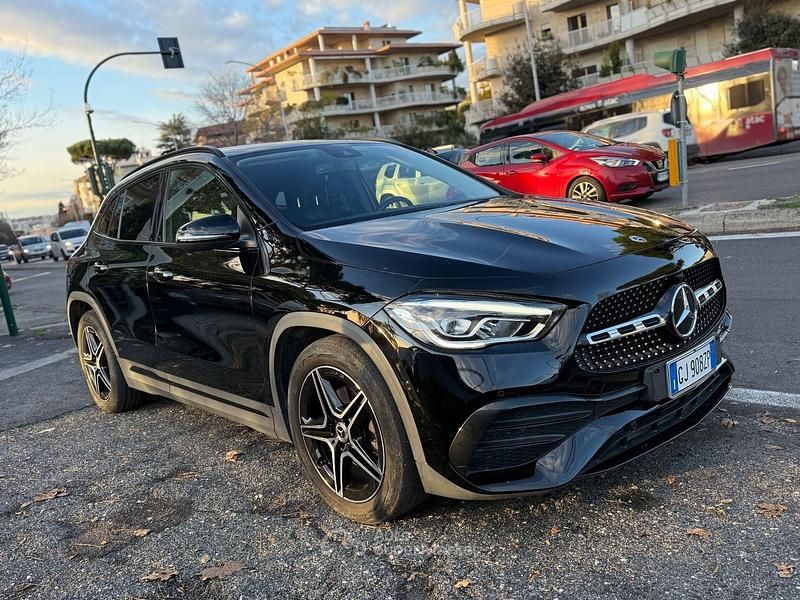 Usata Mercedes GLA200 Premium 150 CV (110 kW) 2022 Nero SUV