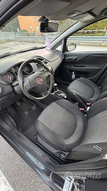 Usata Fiat Grande Punto 65 CV (47 kW) 2016 Grigio Utilitaria