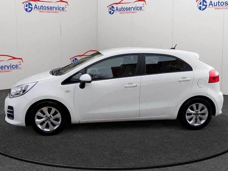 Usata Kia Rio 83 CV (61 kW) 2016 Bianco Berlina