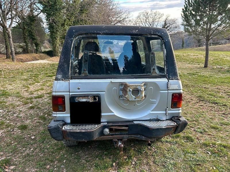 Usata Mitsubishi Pajero Top 84 CV (61 kW) 1988 Grigio SUV