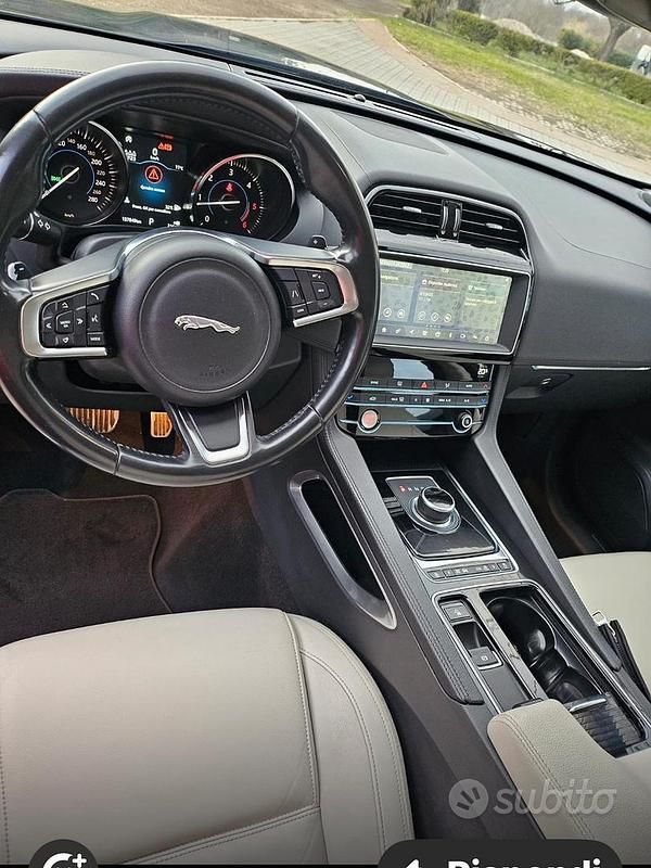 Usata Jaguar F-Pace 180 CV (132 kW) 2019 Blu SUV