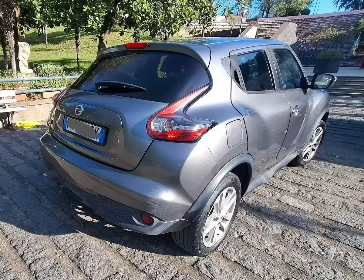 Usata Nissan Juke N-Connecta 110 CV (80 kW) 2018 Grigio SUV