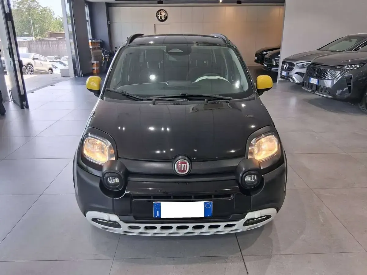 Usata Fiat Panda Cross Cross 69 CV (50 kW) 2025 Nero Utilitaria