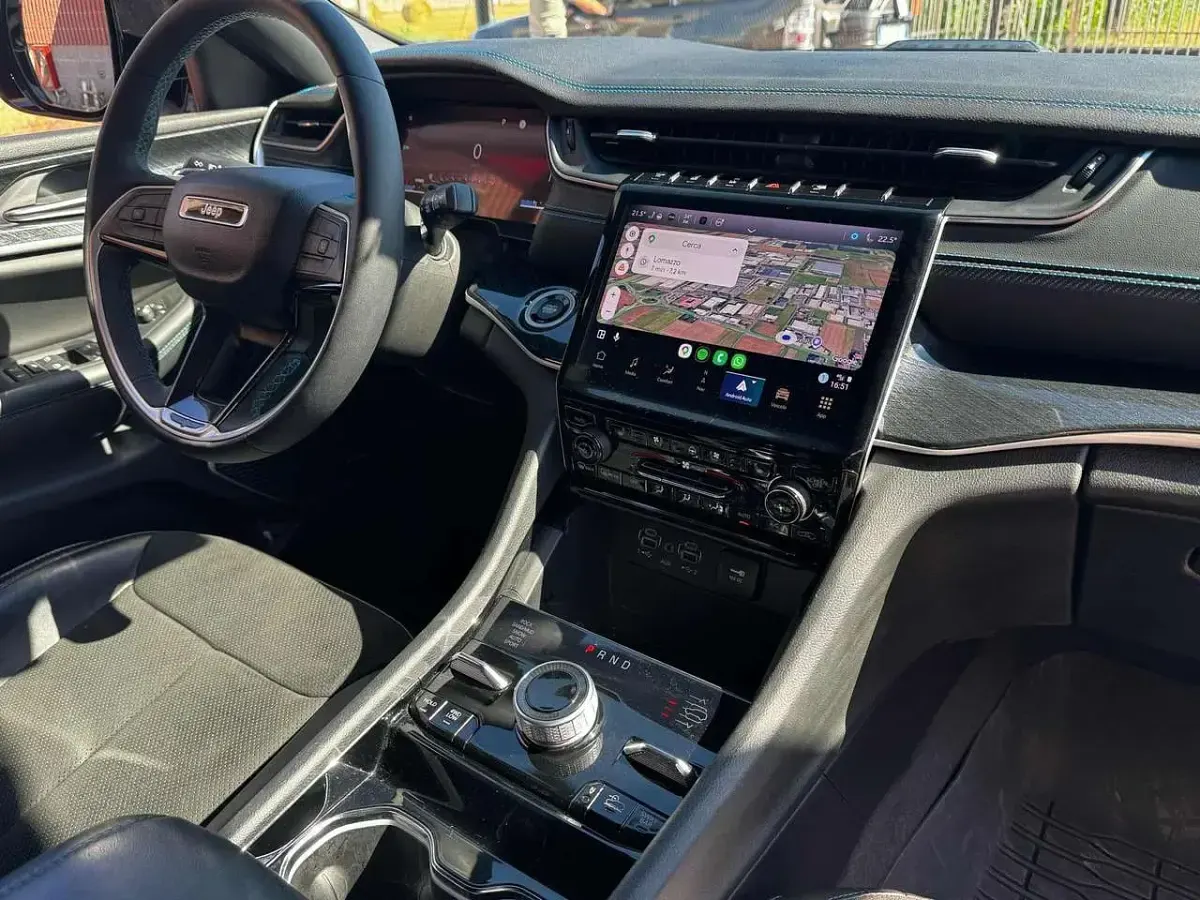 Usata Jeep Grand Cherokee Trailhawk 272 CV (200 kW) 2023 Bianco pastello SUV