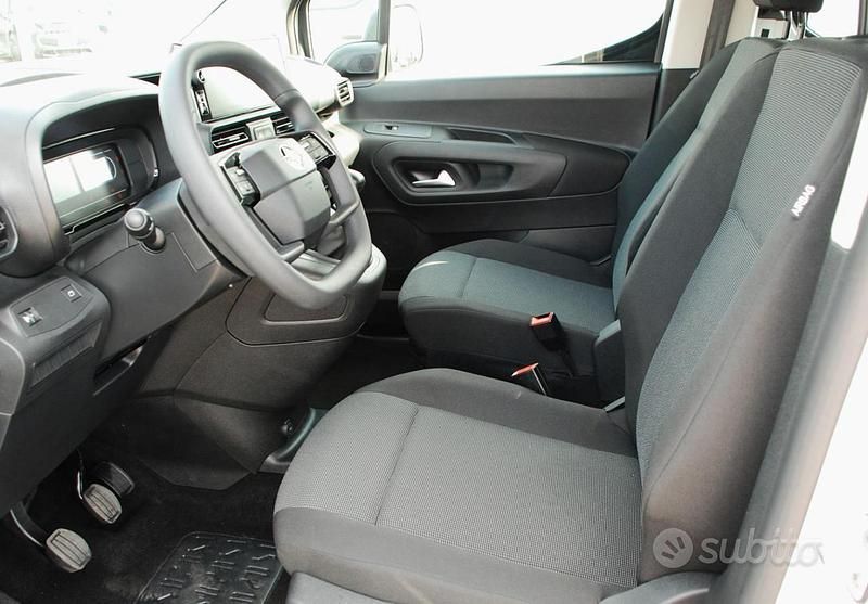 Usata Opel Combo Life Edition 102 CV (75 kW) 2024 Bianco Monovolume