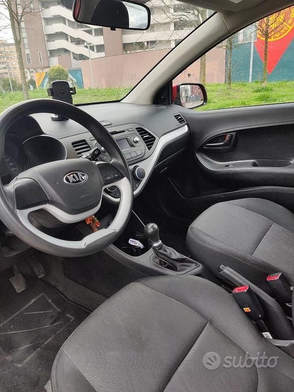 Usata Kia Picanto 67 CV (49 kW) 2016 Rosso Utilitaria