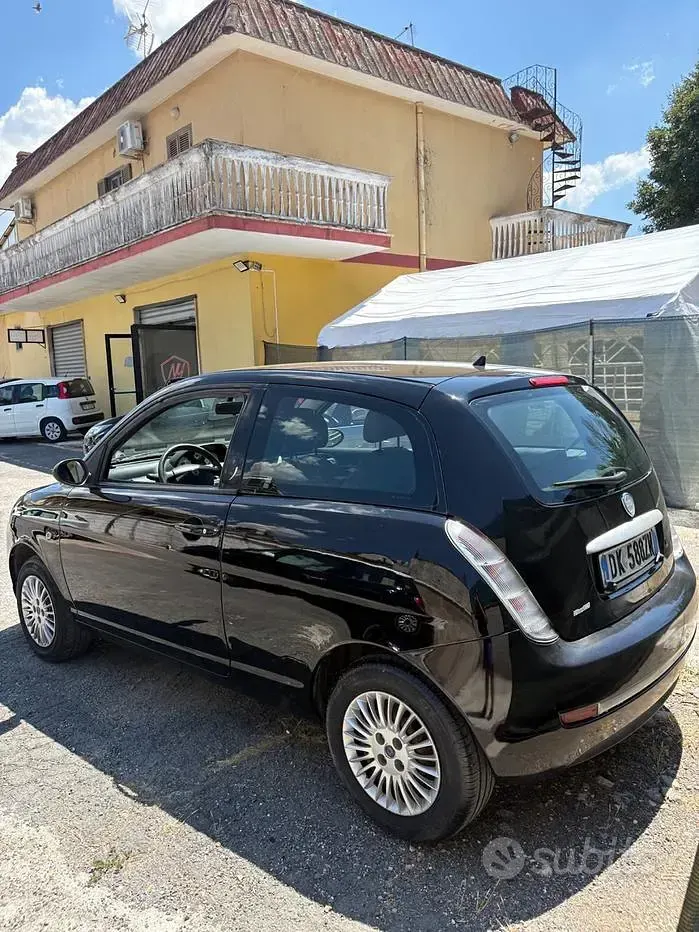 Usata Lancia Ypsilon 60 CV (44 kW) 2007 Nero Utilitaria