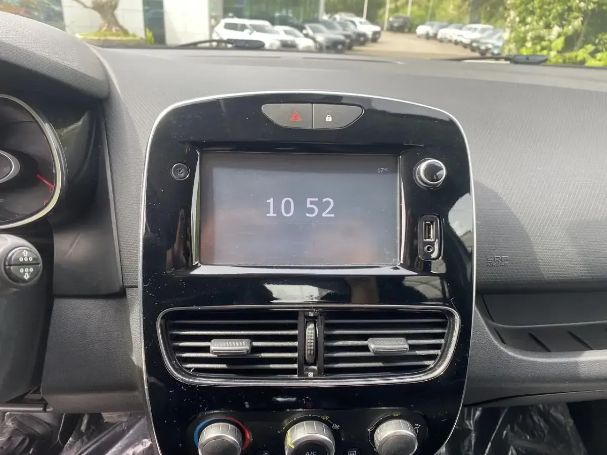 Usata Renault Clio Zen 90 CV (66 kW) 2017 Bianco Utilitaria