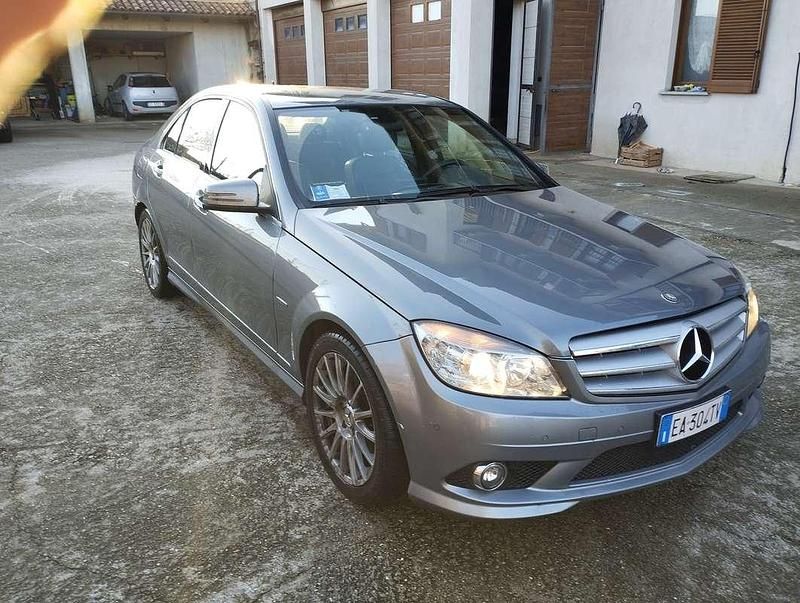 Usata Mercedes C220 Avantgarde 170 CV (125 kW) 2010 Grigio Berlina