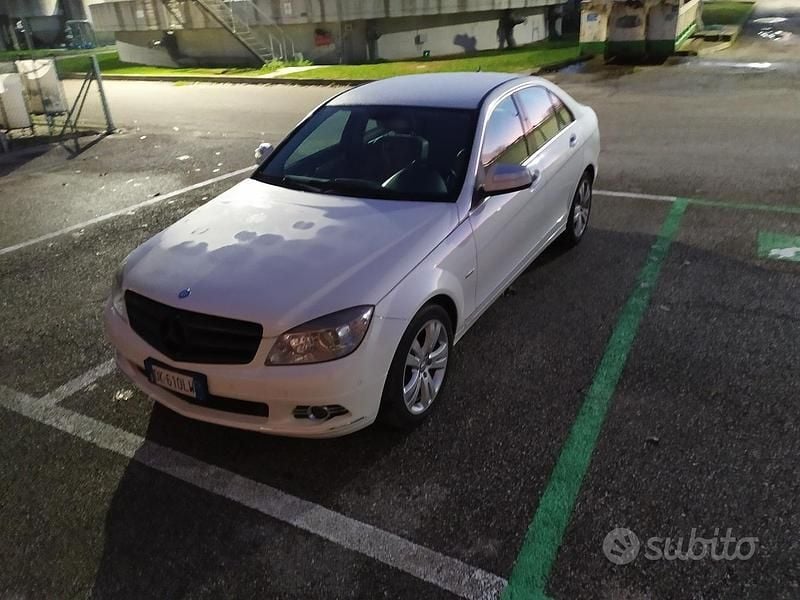 Bianco Usata 2007 Mercedes C220 Avantgarde Tre volumi | 4200 € (Ottimo prezzo) - Immagine 1/4