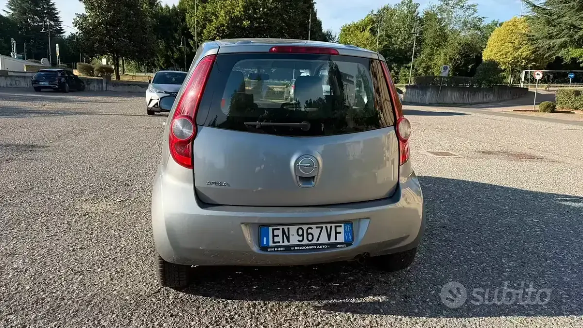 Usata Opel Agila 94 CV (69 kW) 2012 Grigio Utilitaria
